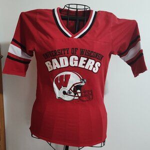 E5 University of Wisconsin Badgers t-shirt, excellent used condition, size M